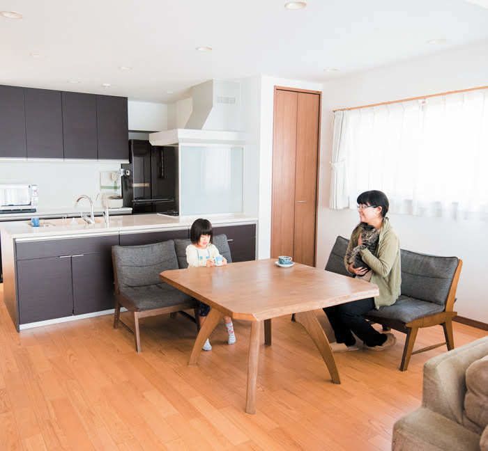 東さん宅のリビング