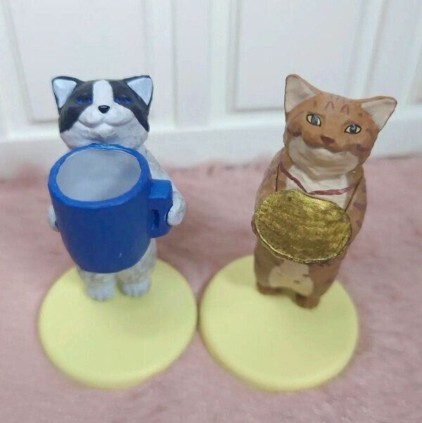 カプセルトイ「花房さくらのくださいの像」