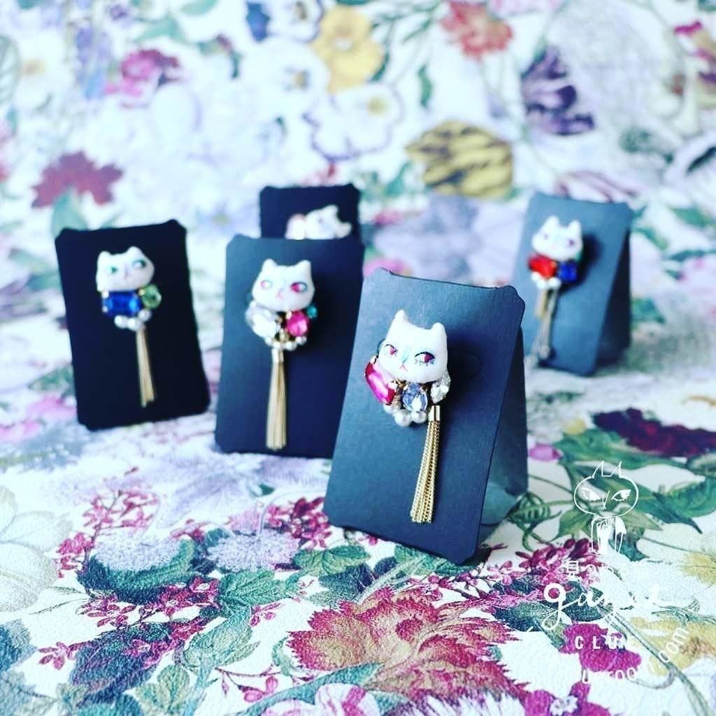 gazetのブローチ