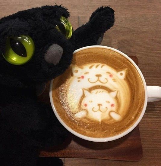 猫の親子のみたいな猫ラテアート