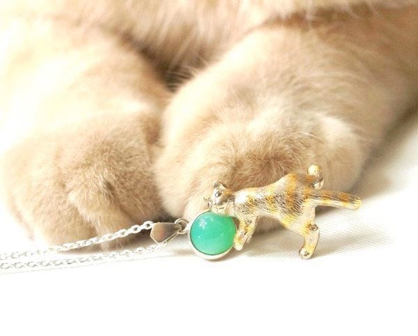 Arama Rootsの猫アクセサリー