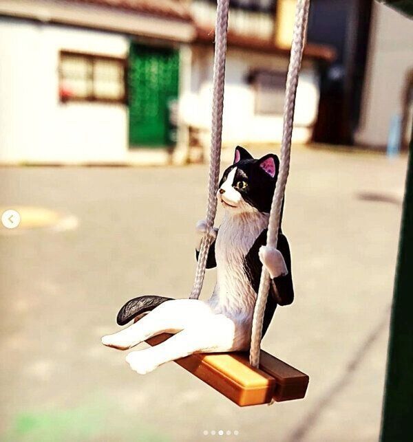 カプセルトイ「ねこブランコ」