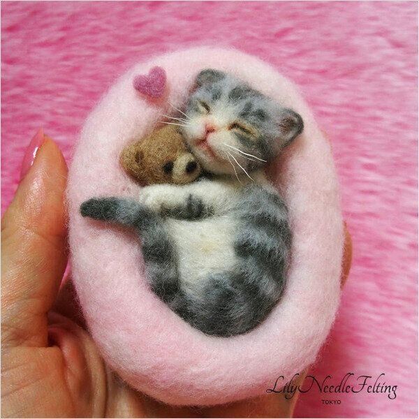 Lilyさんの猫のニードルフェルト作品