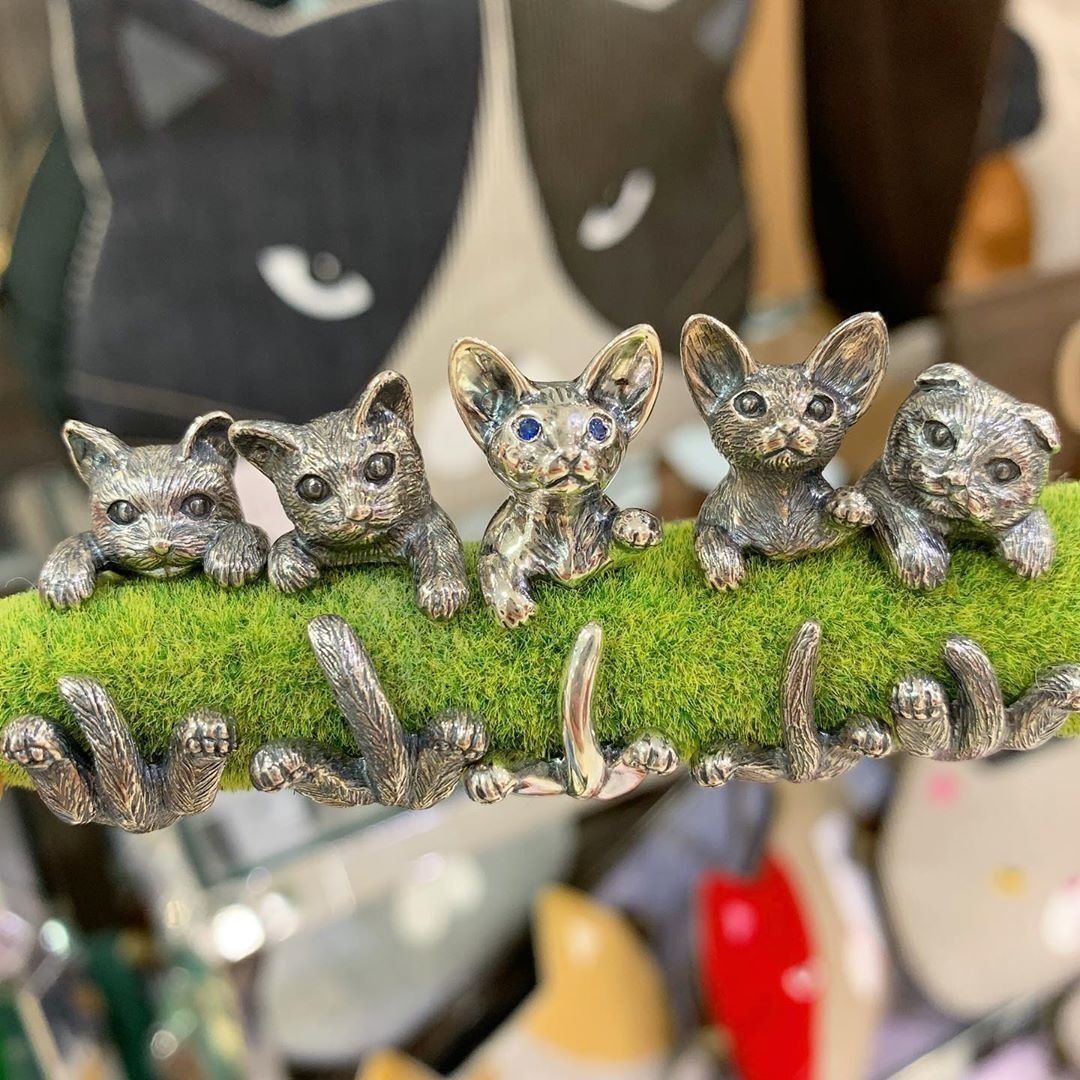 抱きつき猫リング