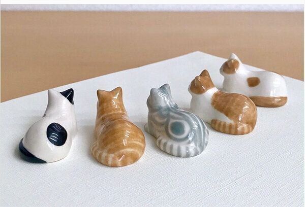峰村ゆかさんの猫モチーフ陶器作品