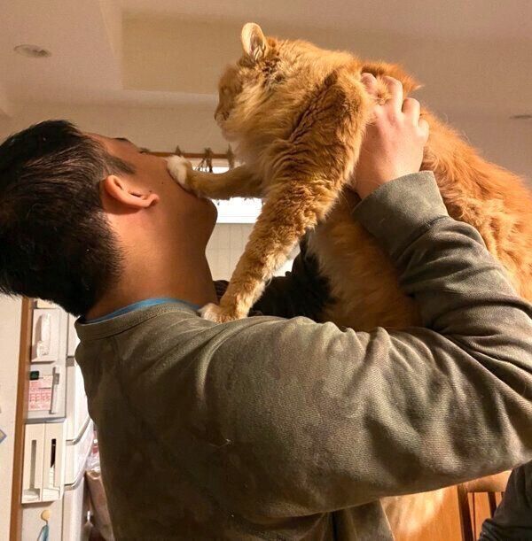 抱っこ拒否をするピョンタくん