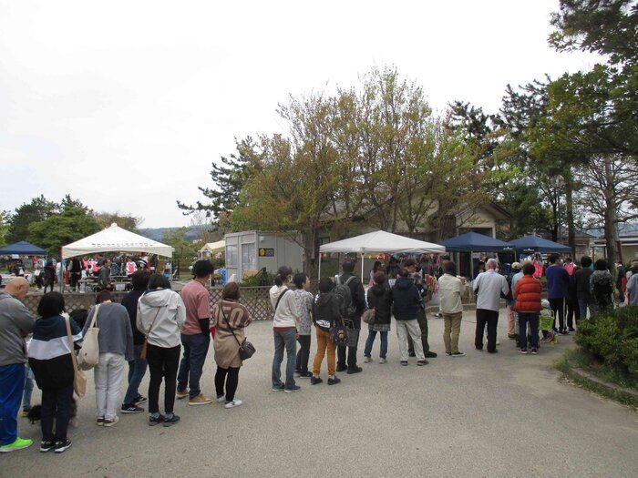 現地の方が主催してくれた、珠洲市の公園で行ったペット物資配布イベントの様子