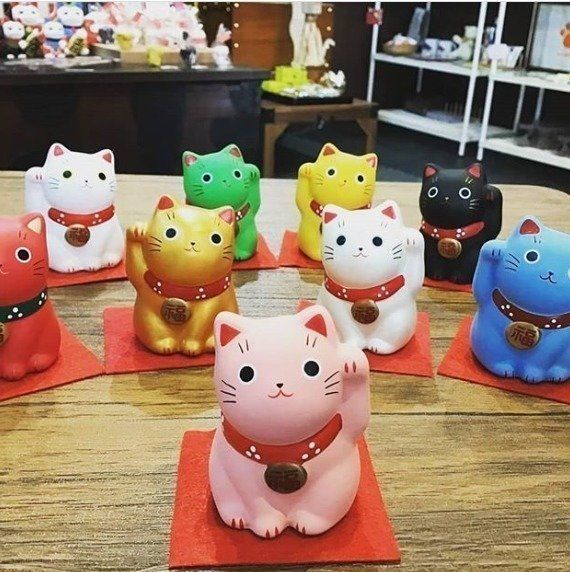 カラフル招き猫