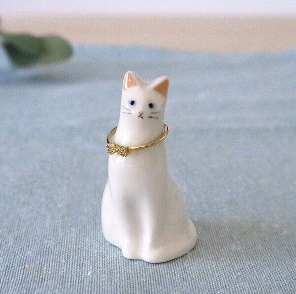 峰村ゆかさんの猫モチーフ陶器作品