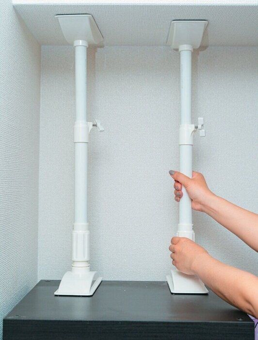 家具転倒防止の突っ張り棒