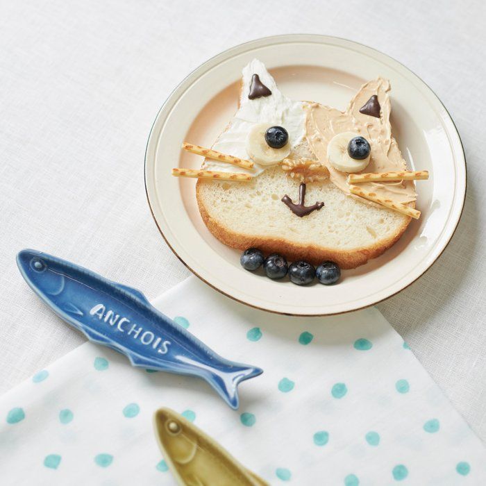 デコレーションしたねこねこ食パン