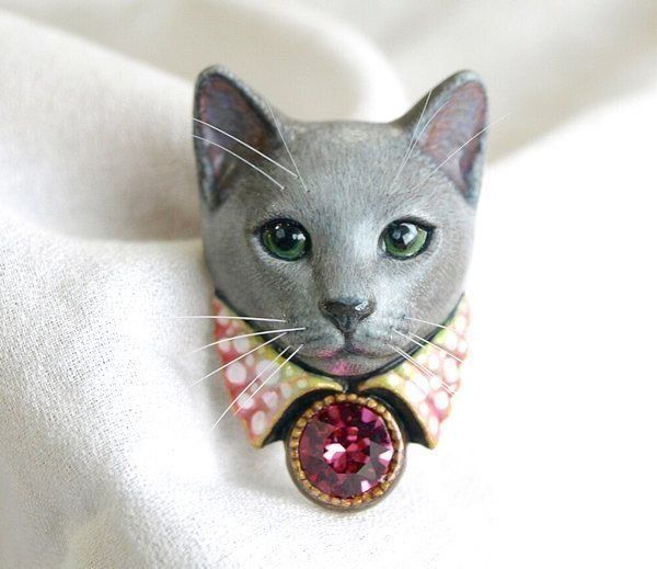 ハンドメイドの猫アクセサリー
