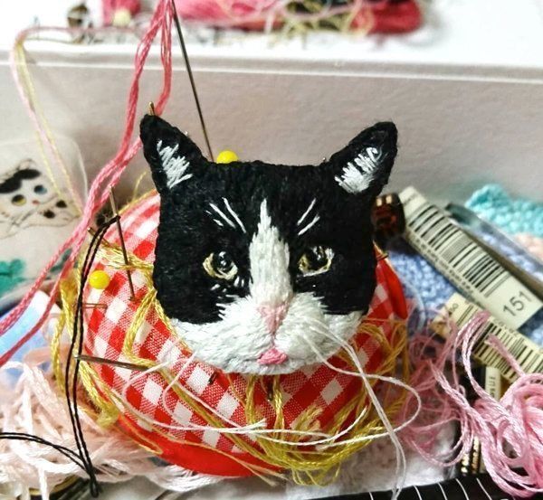 『nekomotion』の猫刺繍作品