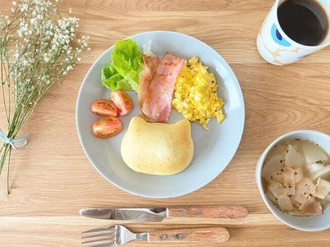 「かんたん厚めのパンケーキモールド ねこ型」で作った猫型パンケーキ