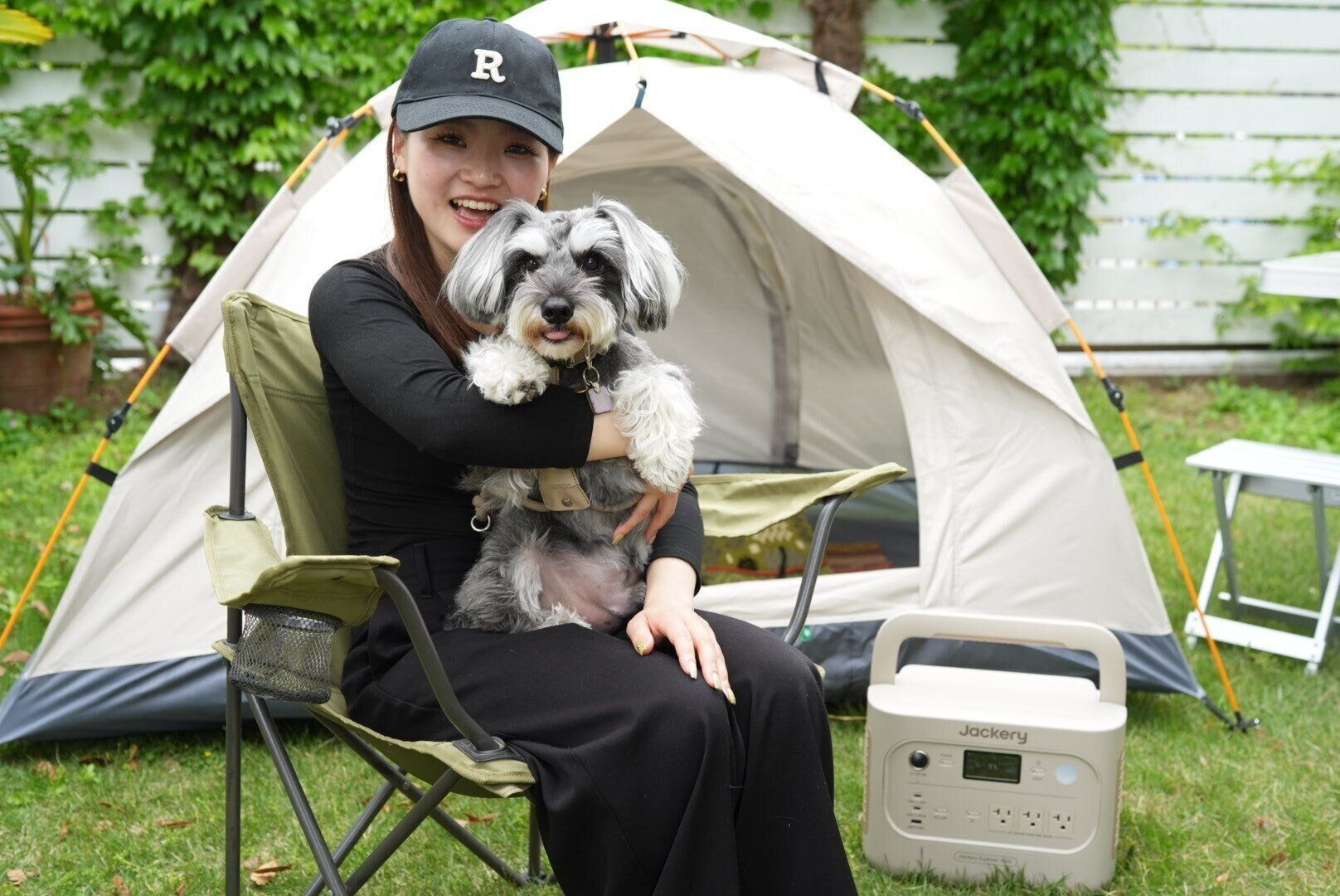 犬とお出かけ　キャンプ　ドッグラン　愛犬の酷暑対策　暑さ対策　　Jackery　ジャクリ　ポータブル電源　冷蔵庫　サーキュレーター　ドッグ用クールベッド