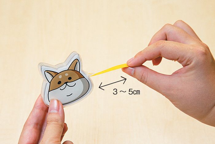 オシッコチェッカー テープを3~5cmほど切り離す