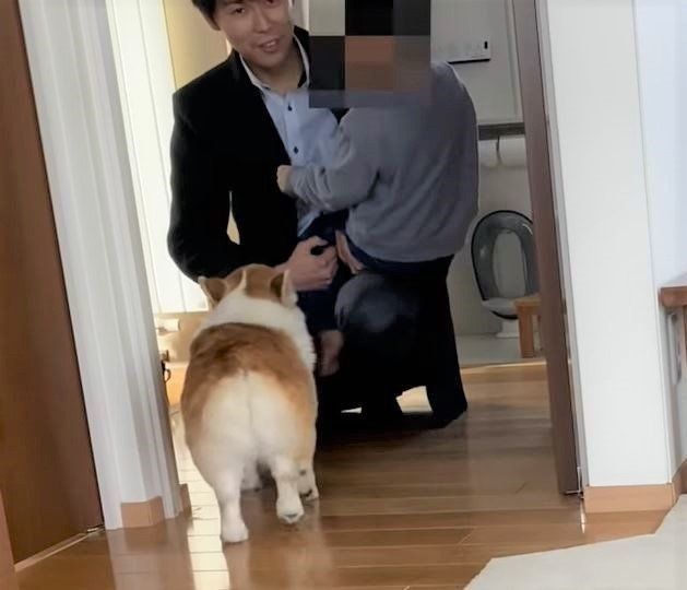 パパとコーギーと子ども