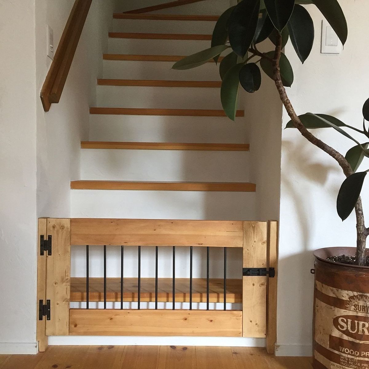 犬と暮らす家のゲート