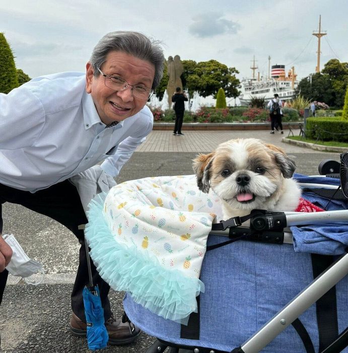 大好きなおじいちゃんの前で笑顔になるてんまるくん