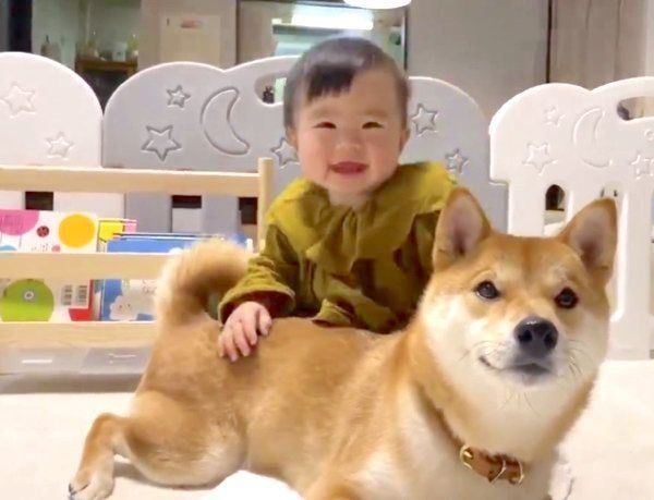 寄り添うりんご郎くんと妹ちゃん