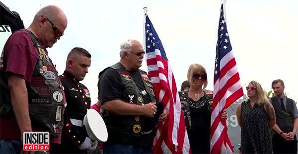 パレードに集まった人