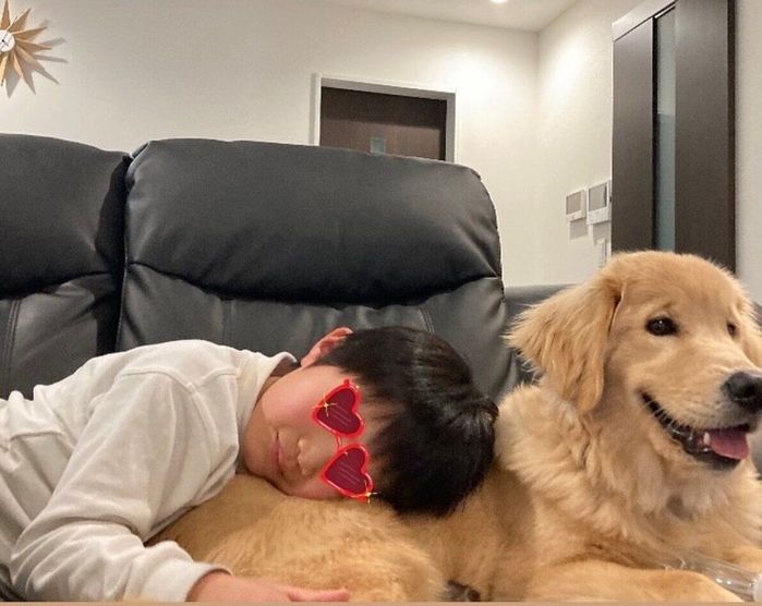 密着するミィちゃんと息子さん