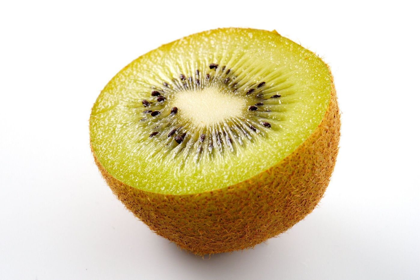 獣医師監修 犬にキウイを与えても大丈夫 キウイを食べるメリットと与え方を解説 いぬのきもちweb Magazine 獣医師監修 犬にキウイを与えても大丈夫 キウイを食べるメリットと与え方を解説 いぬのきもちweb Magazine