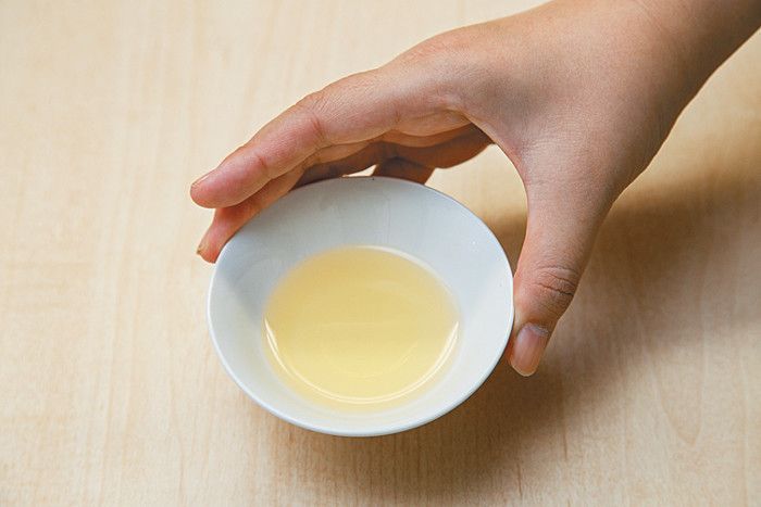 オシッコチェッカー 清潔な器に愛犬のオシッコをとる