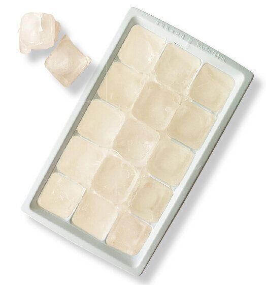 鶏肉のゆで汁は製氷皿で凍らせても！　氷１、２個が目安