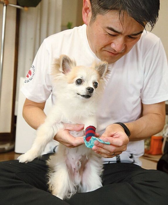 楽太郎くんのケアをするMさん