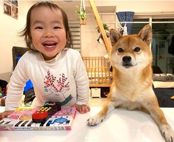 笑顔のモモ子ちゃんと花子ちゃん