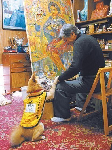 ユーザーで画家のＫさんに、「階下でお母さんが呼んでますよ」と知らせに来たみかんちゃん