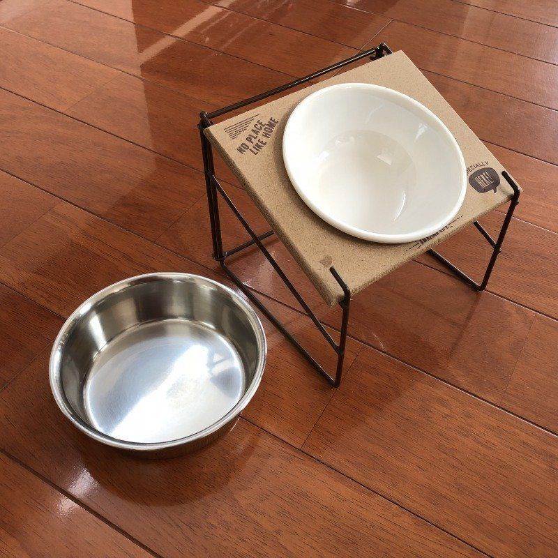 いつものフードボウルと並べてみた