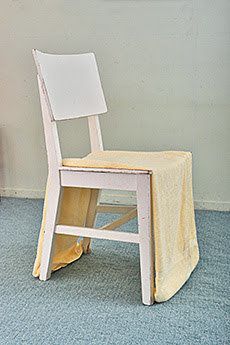 タオルをかけたイス