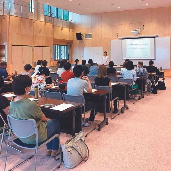 2019年、神奈川県動物愛護センターの見学会で犬丸さんは講師として保護犬の現状などを解説