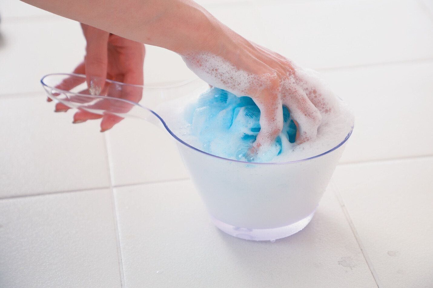 シャンプー剤の泡立て方