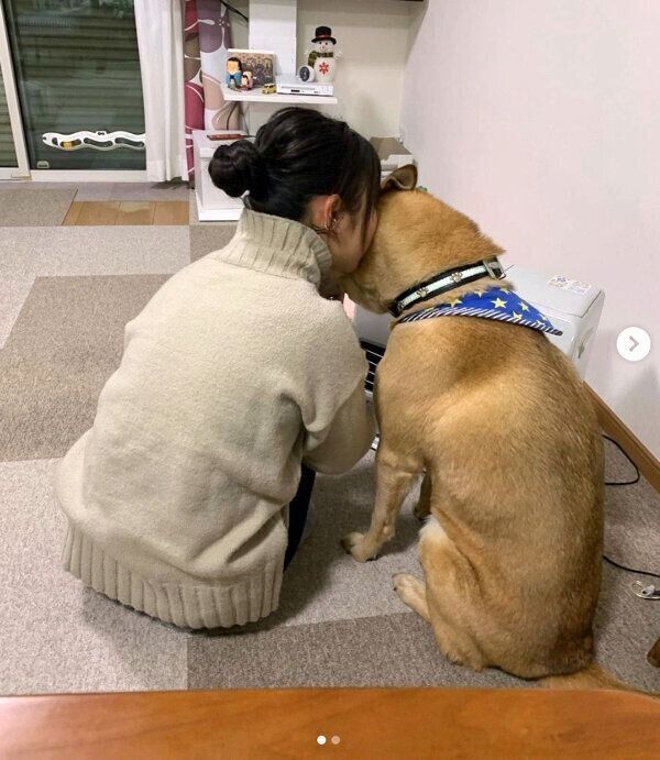 娘さんにくっつくこたろうくん