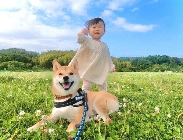 素敵な表情を見せるりんご郎くんと妹ちゃん