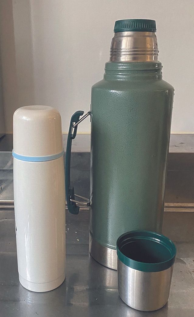 コップつき保冷ボトル