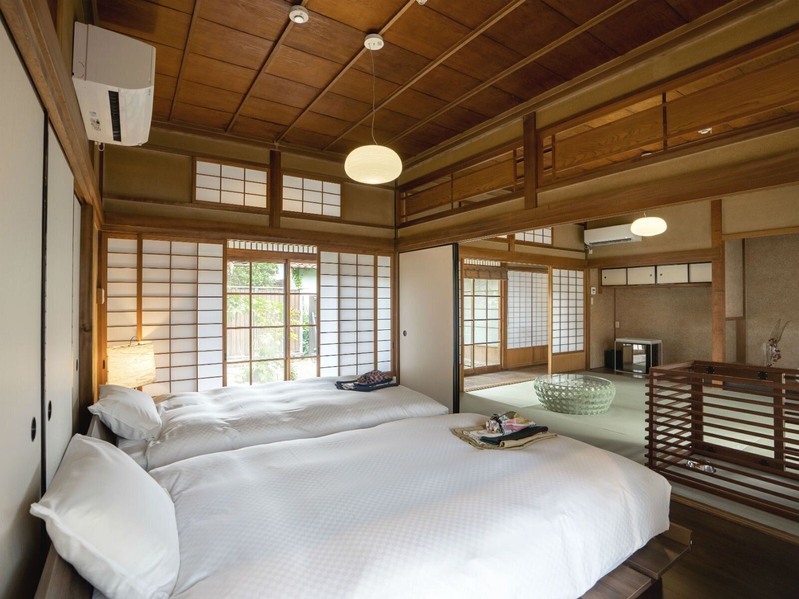 ツインベッドが置いてある和洋室