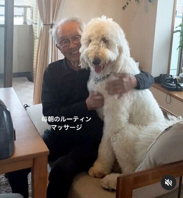 おじいちゃんにマッサージしてもらうシエルくん