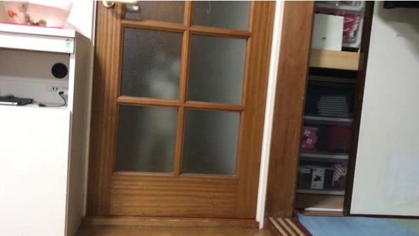 おやつを待つシベリアン・ハスキー