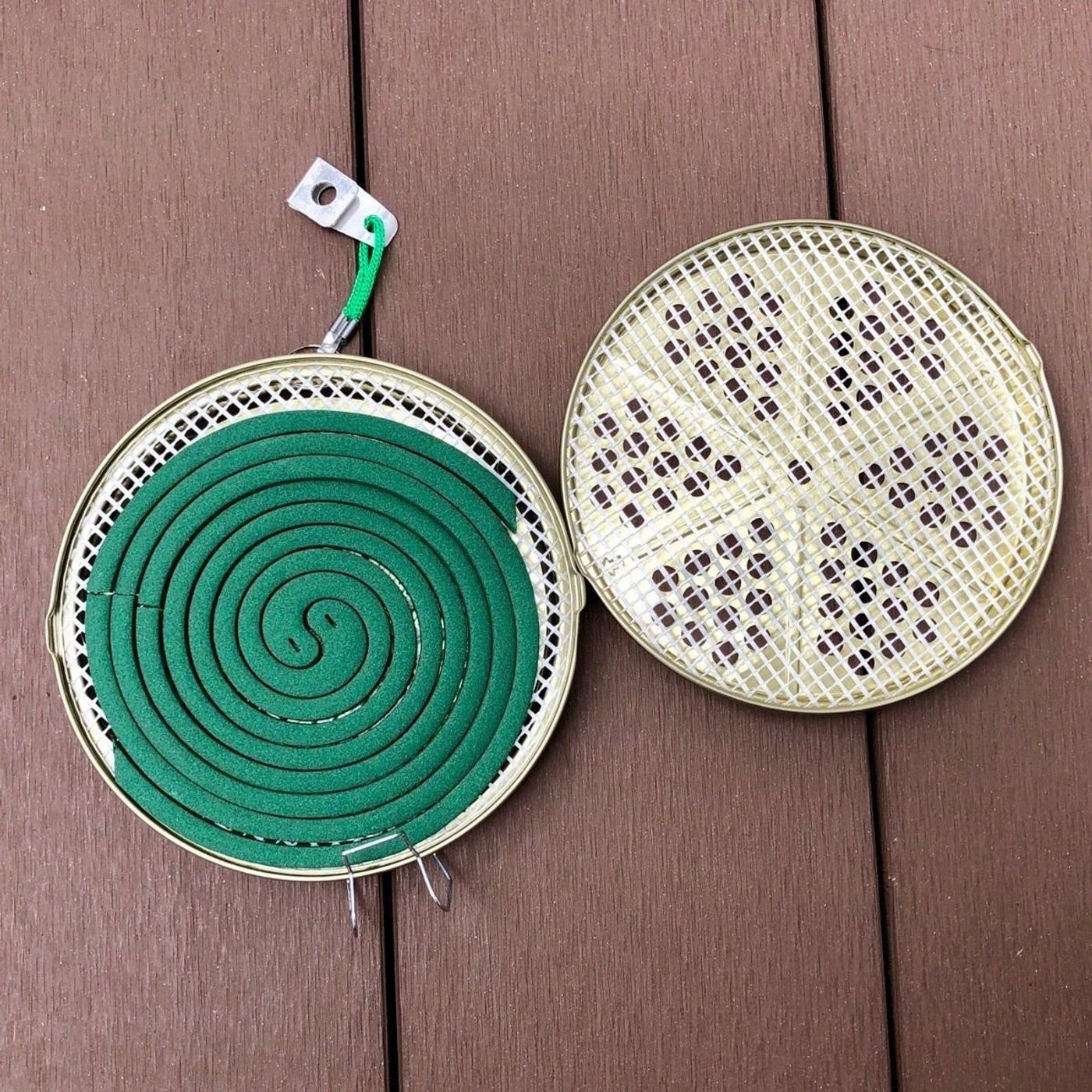 ダイソーの犬用 蚊とり線香 専用ケース 体験レポ いぬのきもちweb Magazine ダイソーの犬用 蚊とり線香 専用ケース 体験レポ いぬのきもちweb Magazine