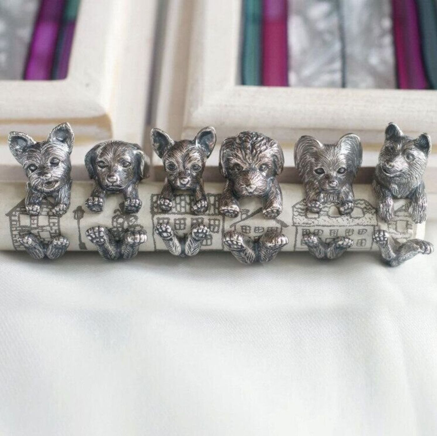 犬モチーフのアクセサリー おしゃれなデザインにときめく いぬのきもちweb Magazine 犬モチーフのアクセサリー おしゃれなデザインにときめく いぬのきもちweb Magazine