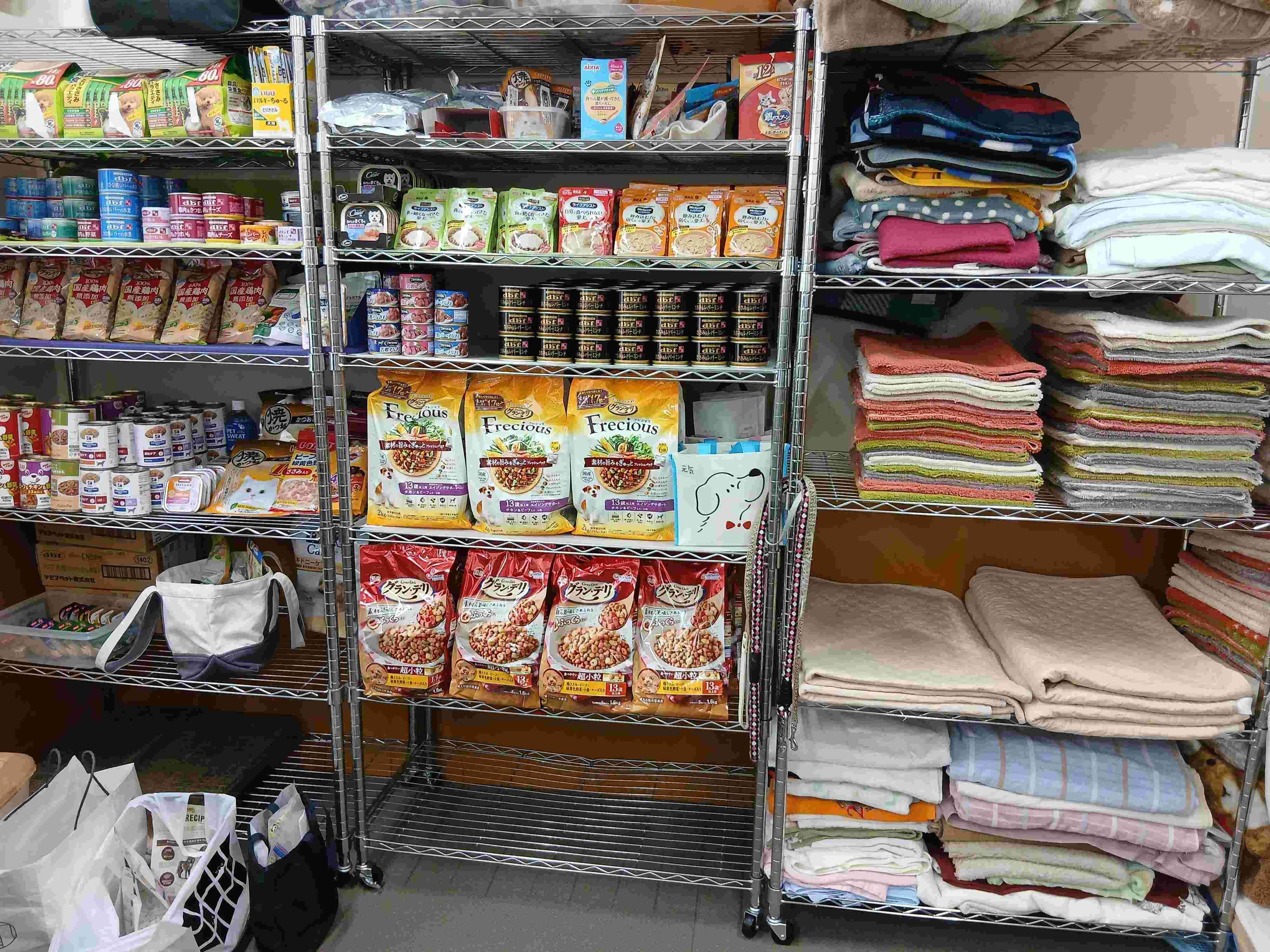 お預かりしている犬猫に合わせたフードやお世話グッズ