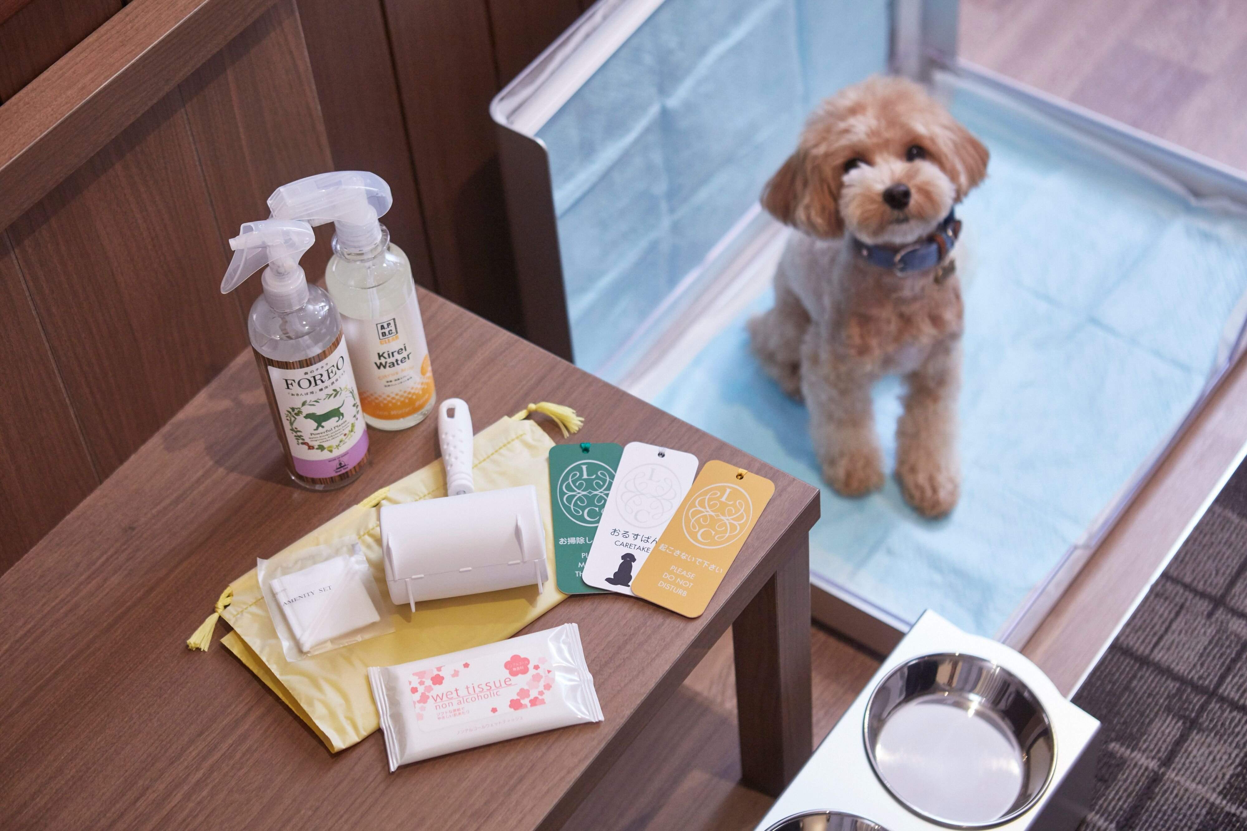 犬用トイレ、食器などのアメニティグッズ