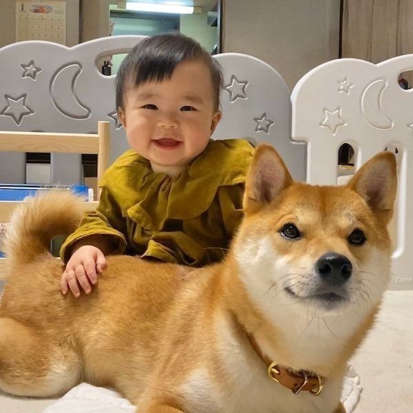 寄り添うりんご郎くんと妹ちゃん