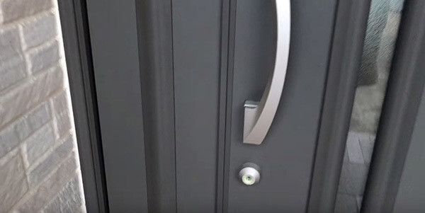 ドア