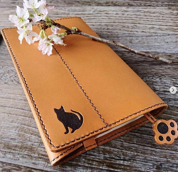 猫の革製品