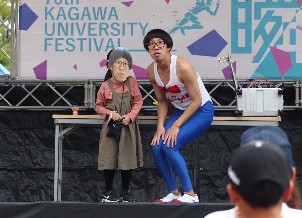 子どもたちにも参加してもらった、お笑いライブにて。